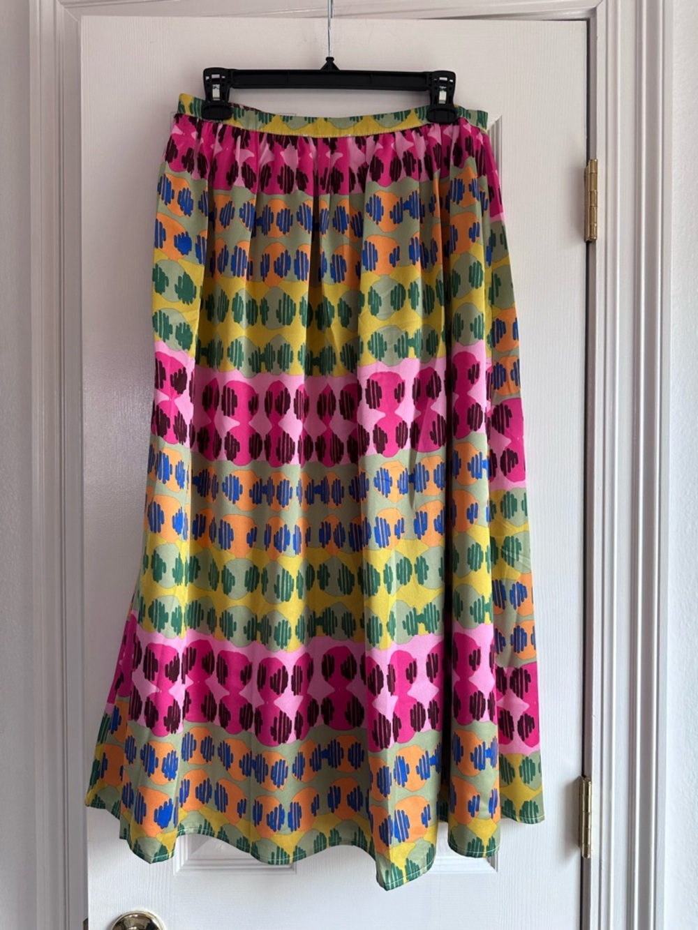 AVARA Multi Color Skirt Size Medium - Never Worn Perfect Condition